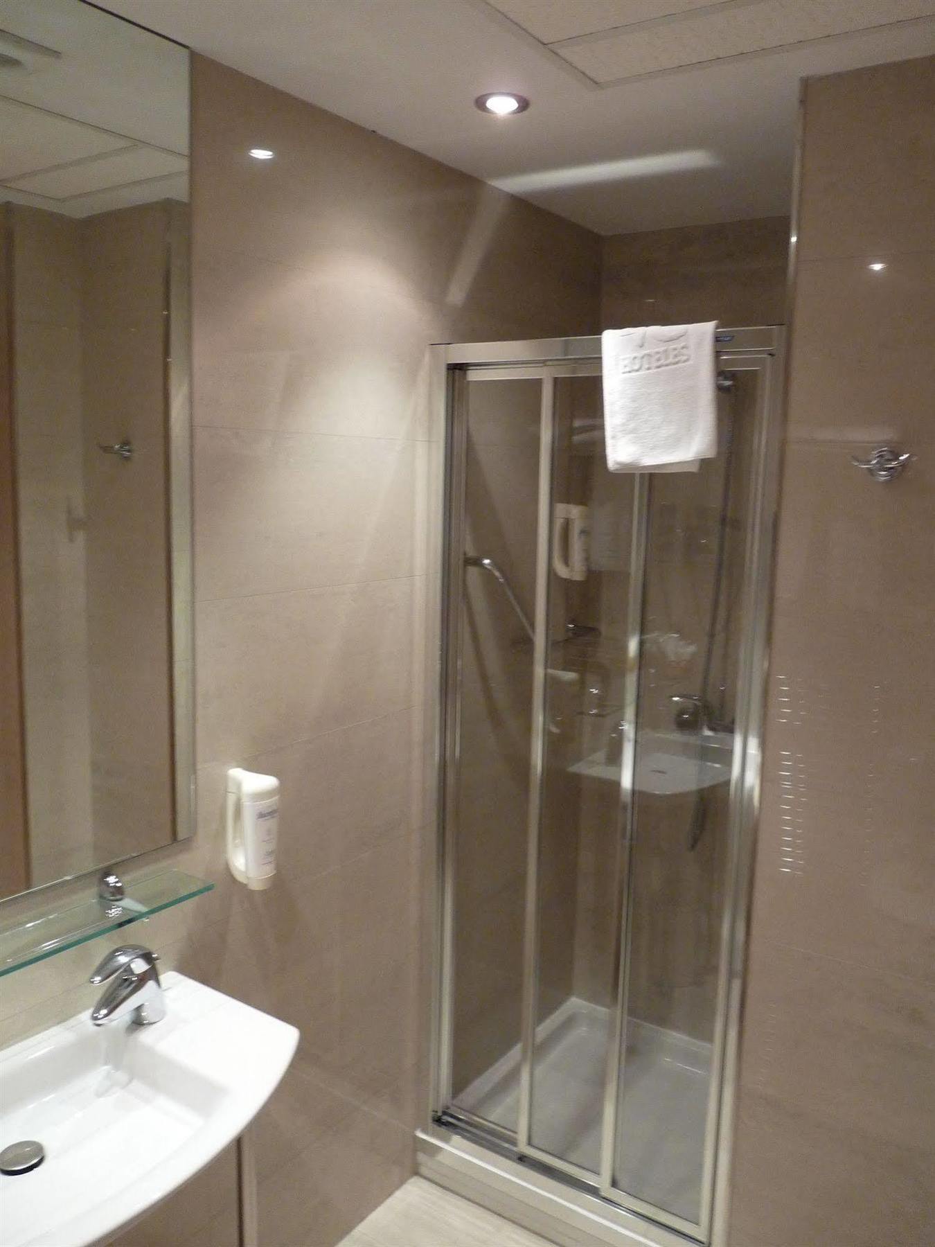 Hotel 4C Puerta Europa Madrid Extérieur photo