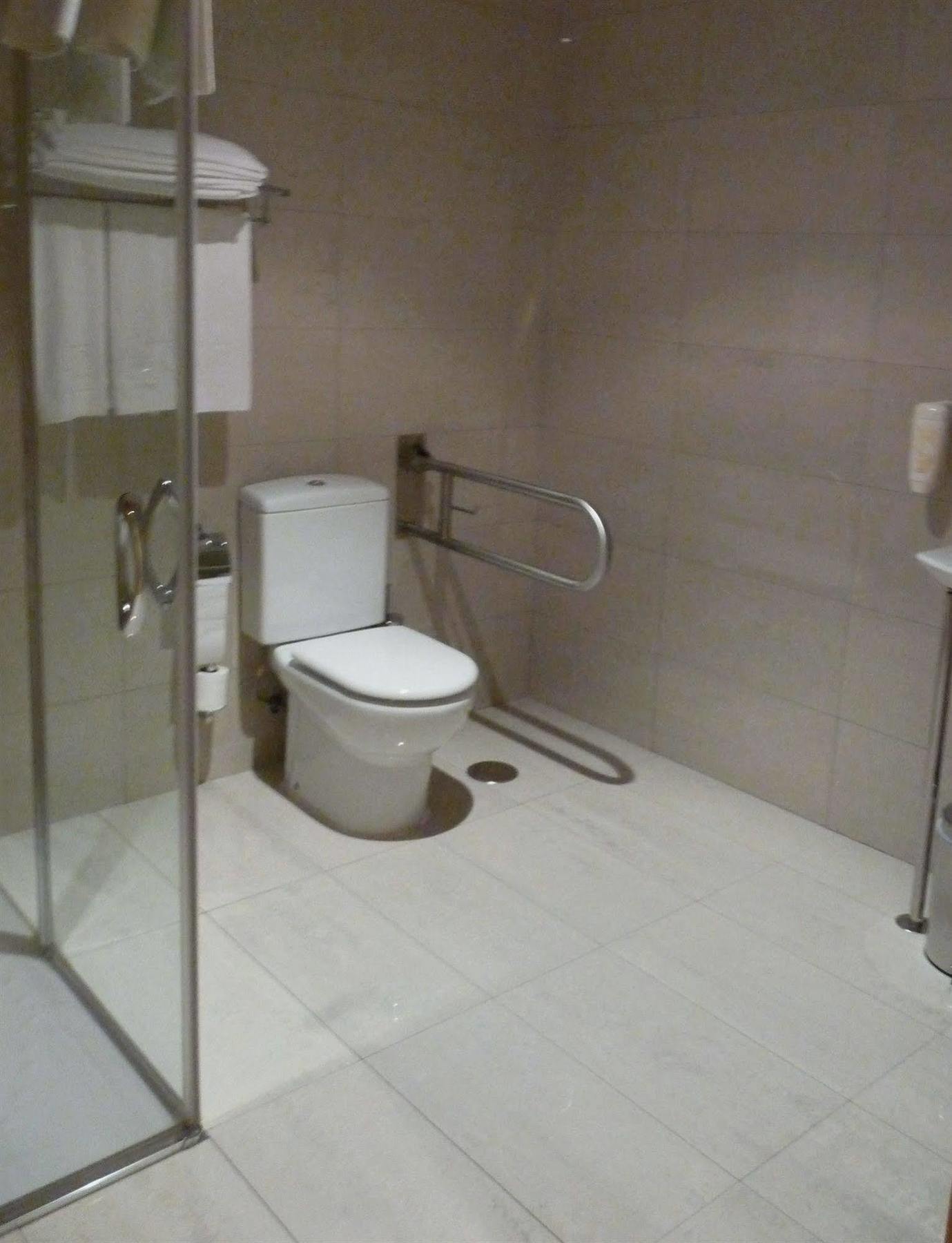 Hotel 4C Puerta Europa Madrid Extérieur photo