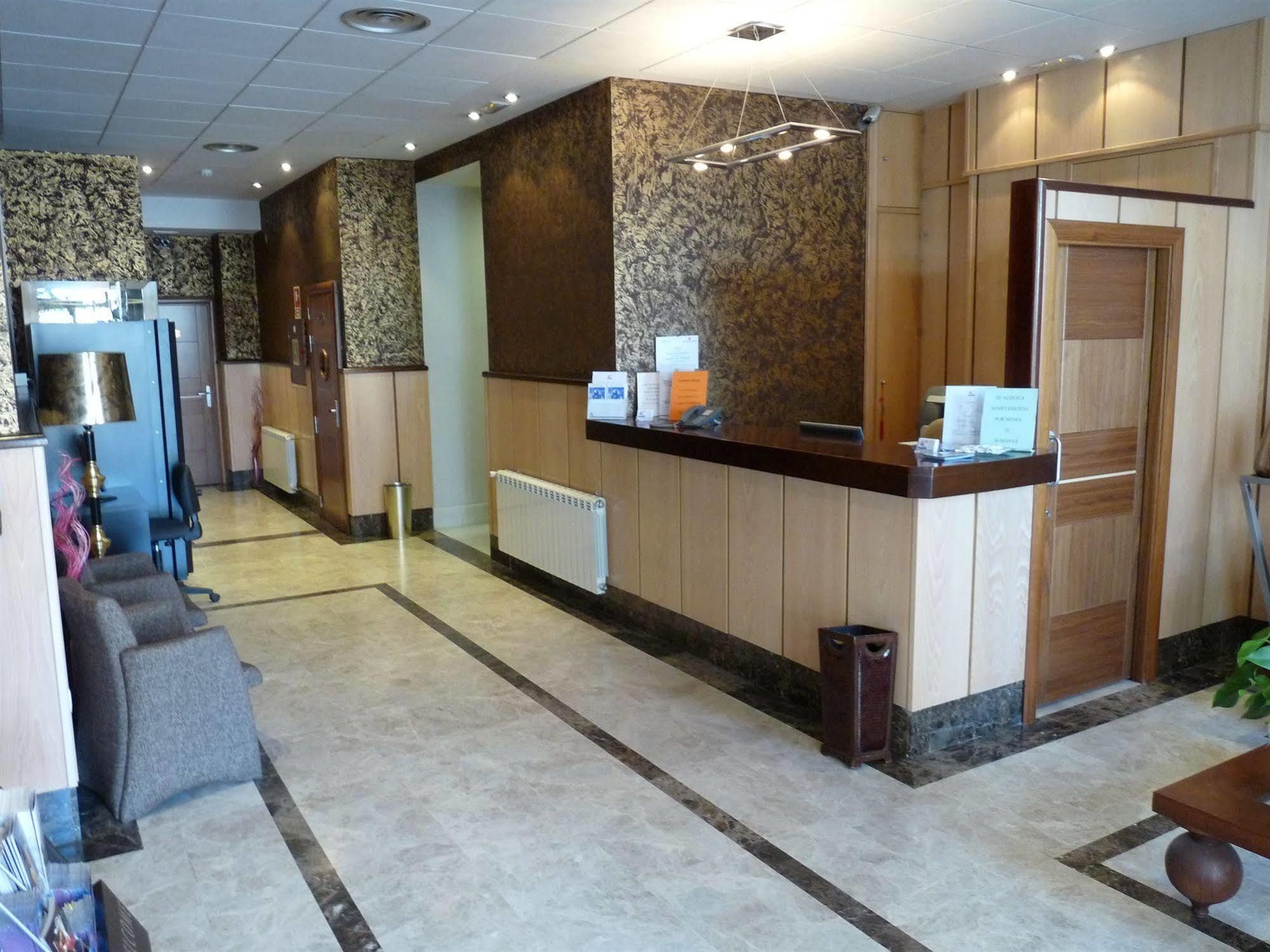Hotel 4C Puerta Europa Madrid Extérieur photo