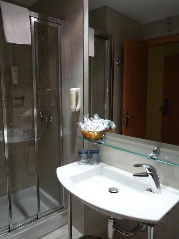 Hotel 4C Puerta Europa Madrid Extérieur photo
