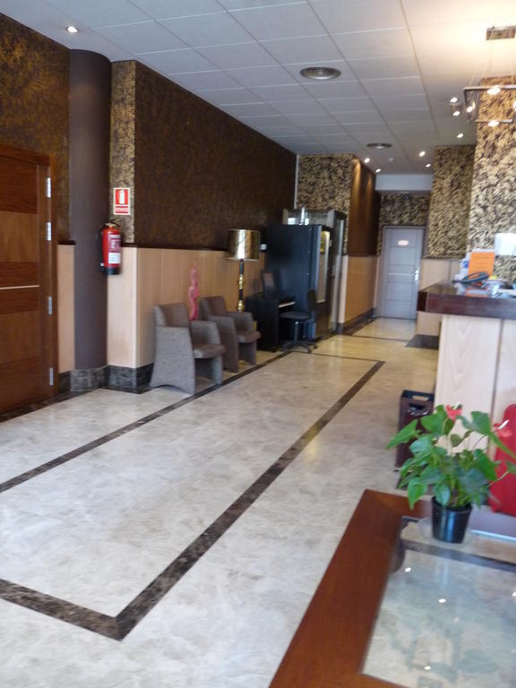 Hotel 4C Puerta Europa Madrid Extérieur photo